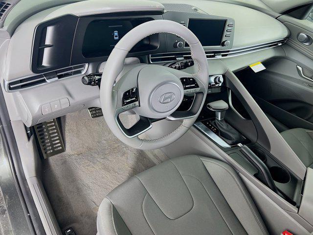 Photo of 2025 Amazon Gray Hyundai ELANTRA