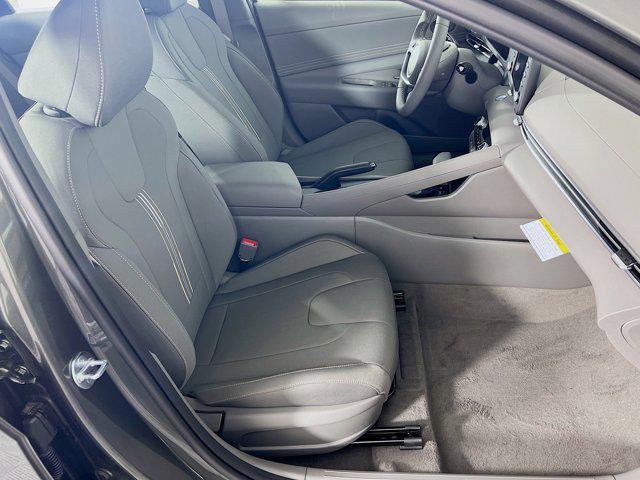 Photo of 2025 Amazon Gray Hyundai ELANTRA
