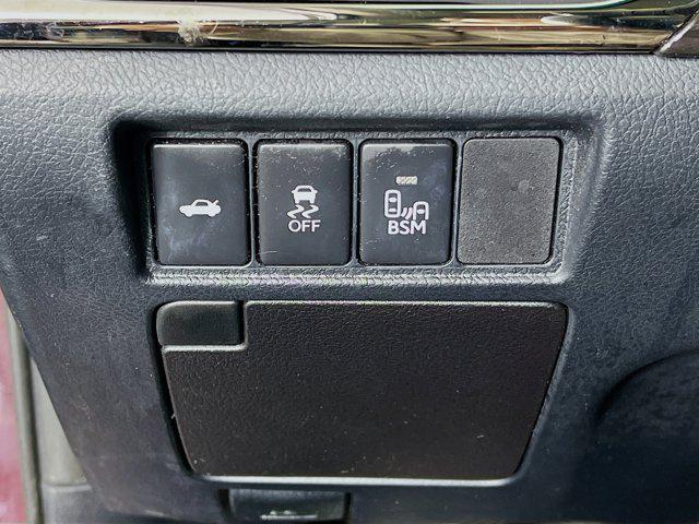 Photo of 2014 Red Toyota Avalon