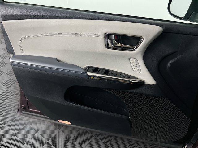 Photo of 2014 Red Toyota Avalon
