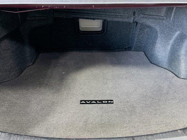 Photo of 2014 Red Toyota Avalon