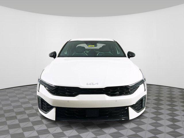 Photo of 2026 Snow White Pearl Kia K5
