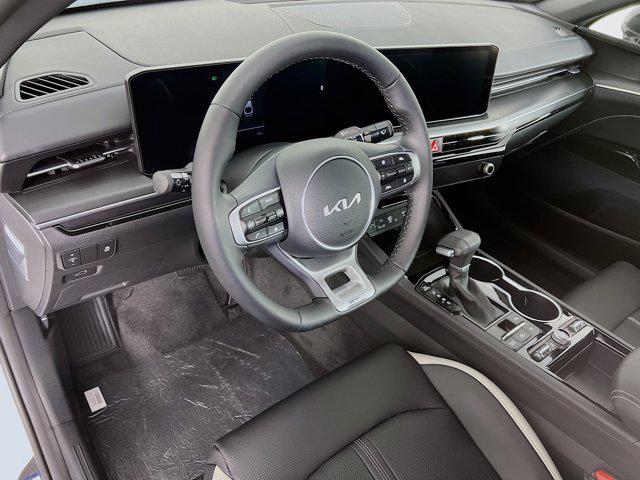 Photo of 2026 Snow White Pearl Kia K5