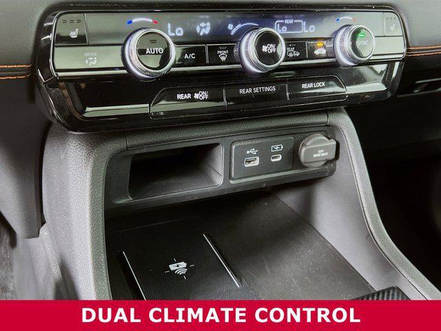 Photo of 2025 Platinum White Pearl Honda Pilot