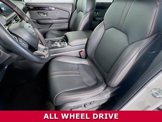 Photo of 2025 Platinum White Pearl Honda Pilot