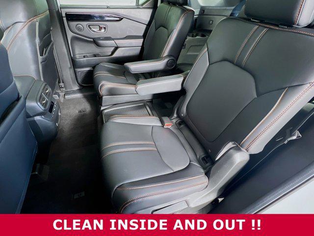Photo of 2025 Platinum White Pearl Honda Pilot