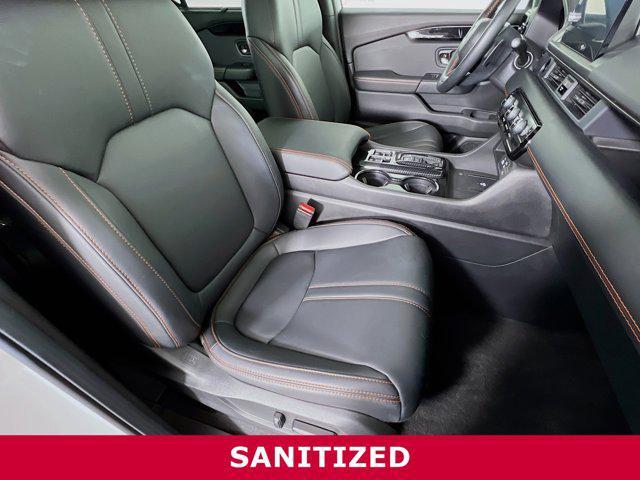 Photo of 2025 Platinum White Pearl Honda Pilot