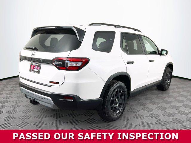 Photo of 2025 Platinum White Pearl Honda Pilot