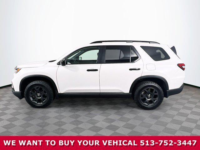 Photo of 2025 Platinum White Pearl Honda Pilot