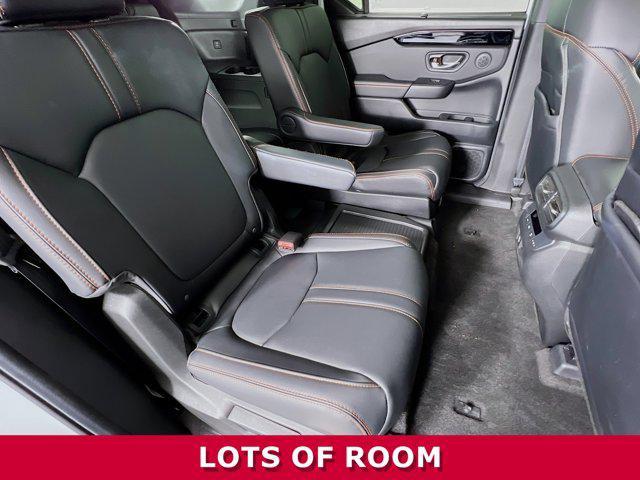 Photo of 2025 Platinum White Pearl Honda Pilot