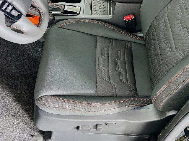 Photo of 2025 Super Black Nissan Frontier