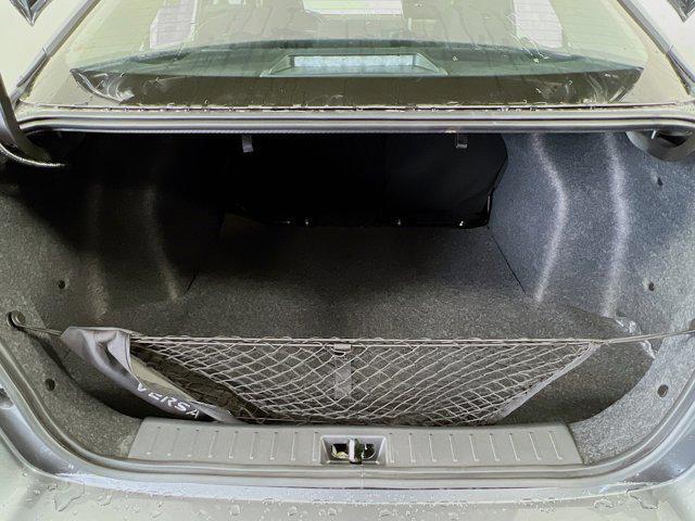 Photo of 2025 Gun Metallic Nissan Versa