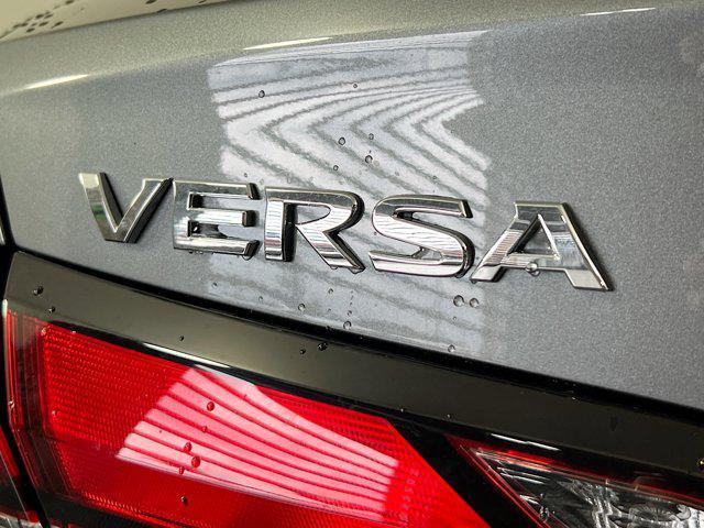 Photo of 2025 Gun Metallic Nissan Versa