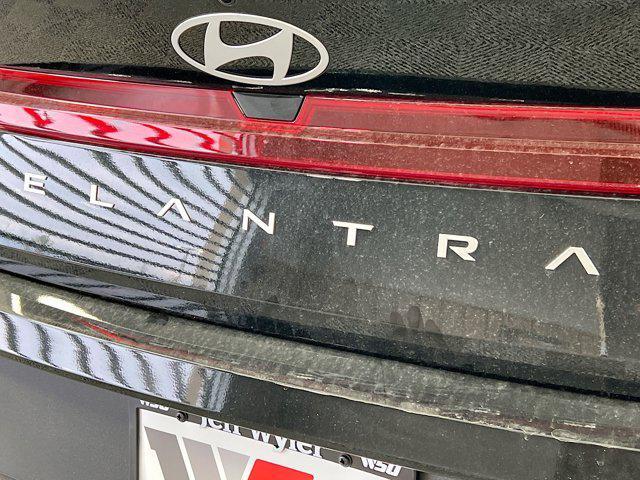 Photo of 2025 Abyss Black Hyundai ELANTRA