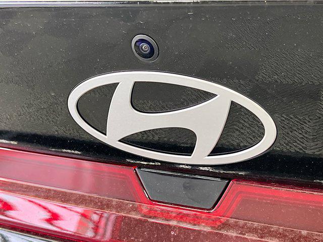 Photo of 2025 Abyss Black Hyundai ELANTRA