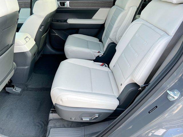 Photo of 2025 Hampton Gray Hyundai SANTA FE