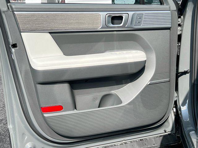 Photo of 2025 Hampton Gray Hyundai SANTA FE