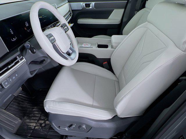 Photo of 2025 Hampton Gray Hyundai SANTA FE