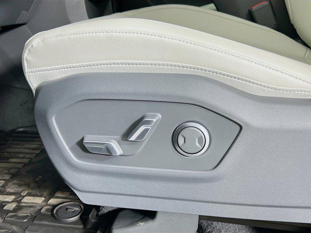 Photo of 2025 Hampton Gray Hyundai SANTA FE