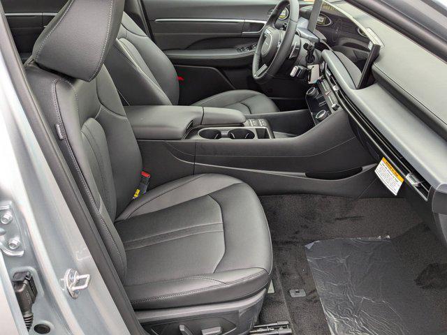 Photo of 2025 Aero Silver Hyundai SONATA Hybrid