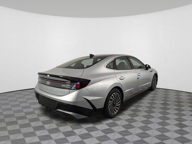 Photo of 2025 Aero Silver Hyundai SONATA Hybrid