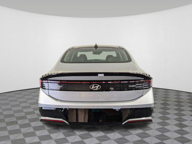Photo of 2025 Aero Silver Hyundai SONATA Hybrid