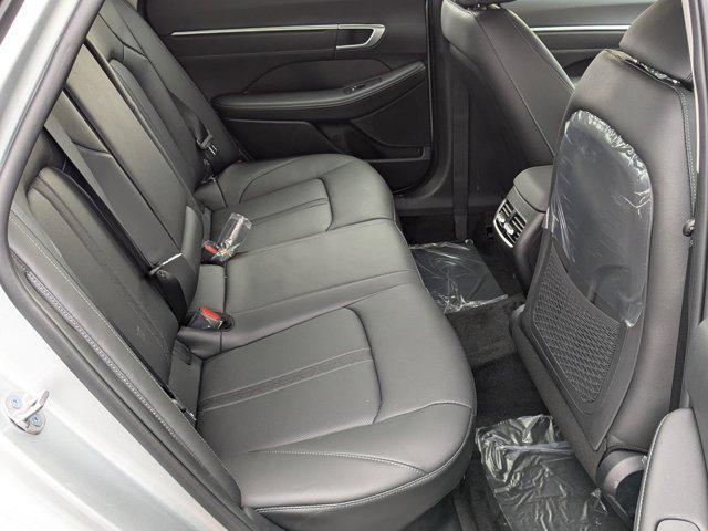 Photo of 2025 Aero Silver Hyundai SONATA Hybrid