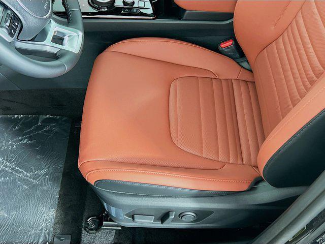 Photo of 2025 Fusion Black Kia Sportage Hybrid