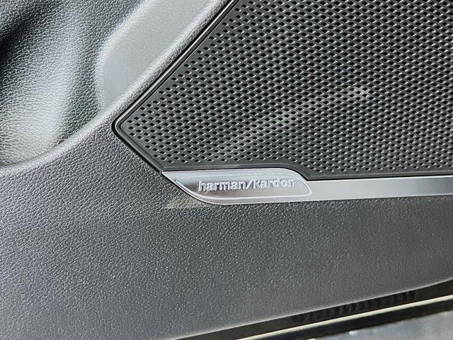 Photo of 2025 Fusion Black Kia Sportage Hybrid