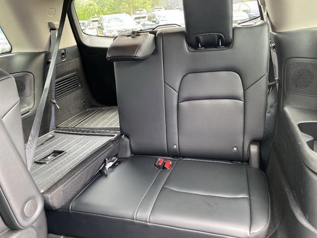 Photo of 2023 2 Tone Green / Black Roof Nissan Pathfinder