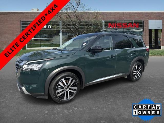 Photo of 2023 2 Tone Green / Black Roof Nissan Pathfinder