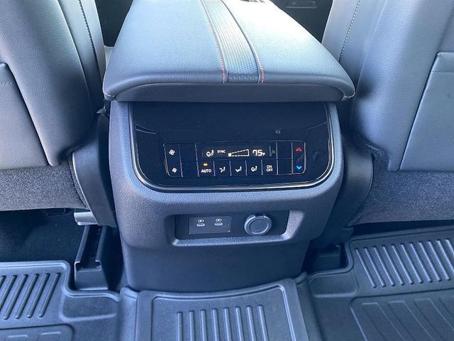 Photo of 2026 White Nissan Armada