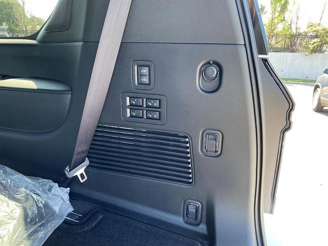 Photo of 2026 White Nissan Armada