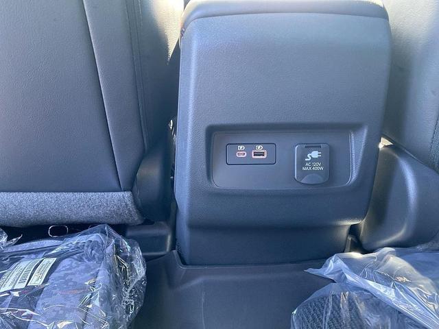 Photo of 2025 Black Nissan Frontier
