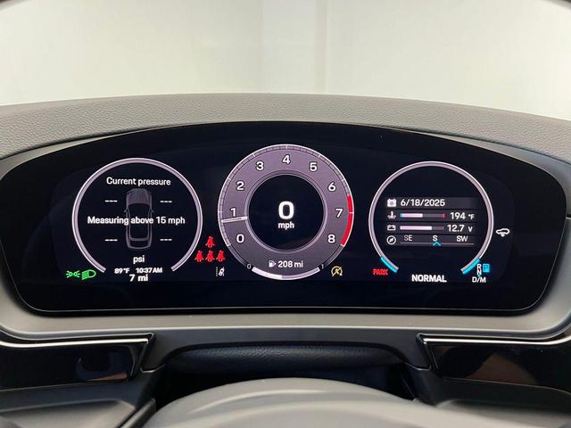 Photo of 2025 White Porsche Cayenne