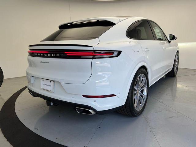 Photo of 2025 White Porsche Cayenne