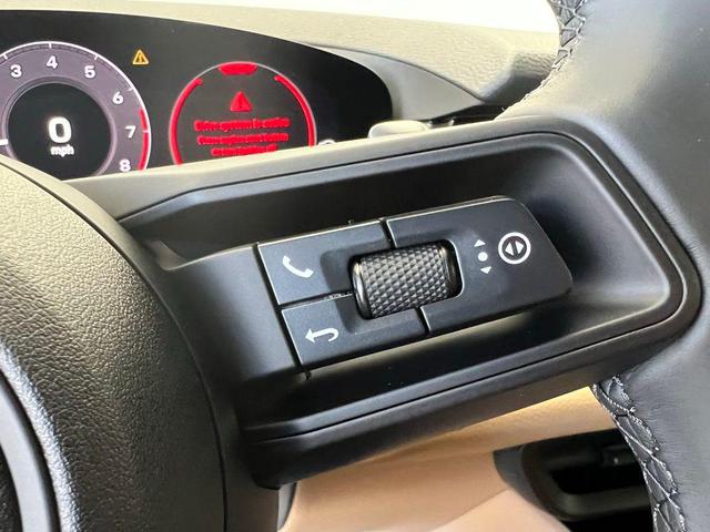 Photo of 2025 White Porsche Cayenne