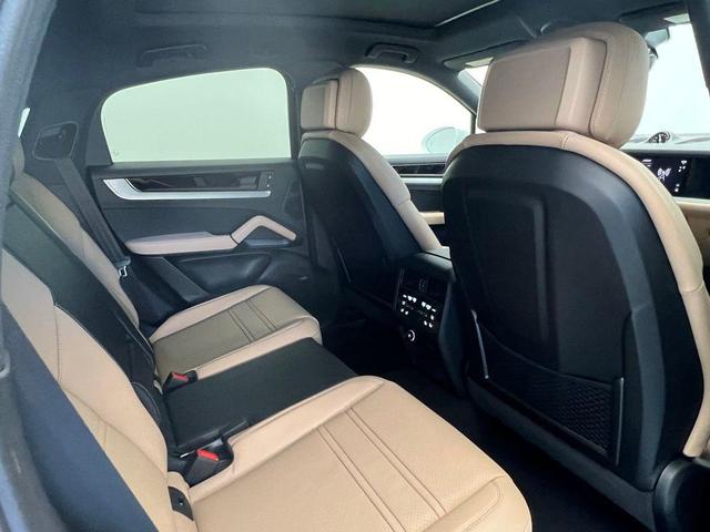 Photo of 2025 White Porsche Cayenne