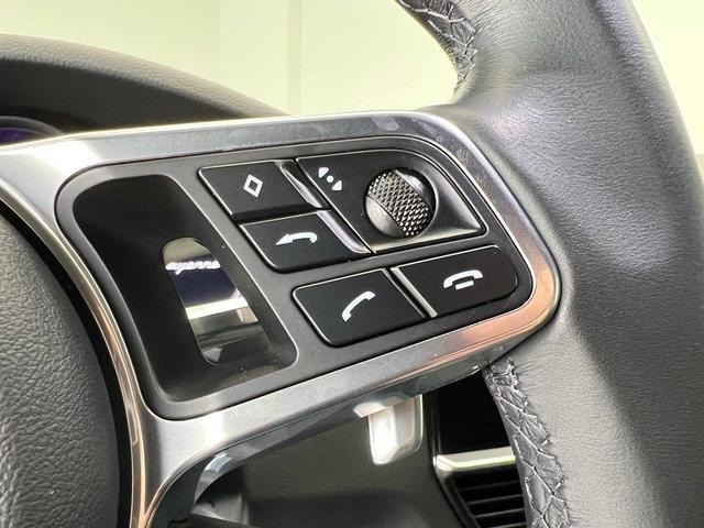 Photo of 2022 Carrara White Porsche Cayenne