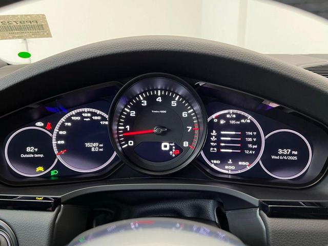 Photo of 2022 Carrara White Porsche Cayenne