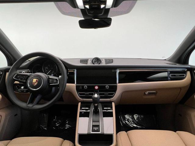 Photo of 2025 White Porsche Macan