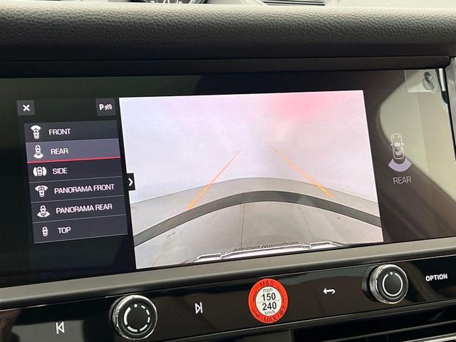 Photo of 2025 White Porsche Macan