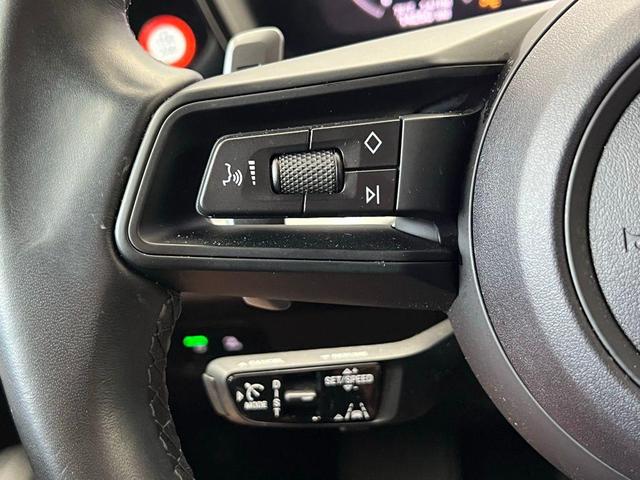 Photo of 2024 Gray Porsche Cayenne