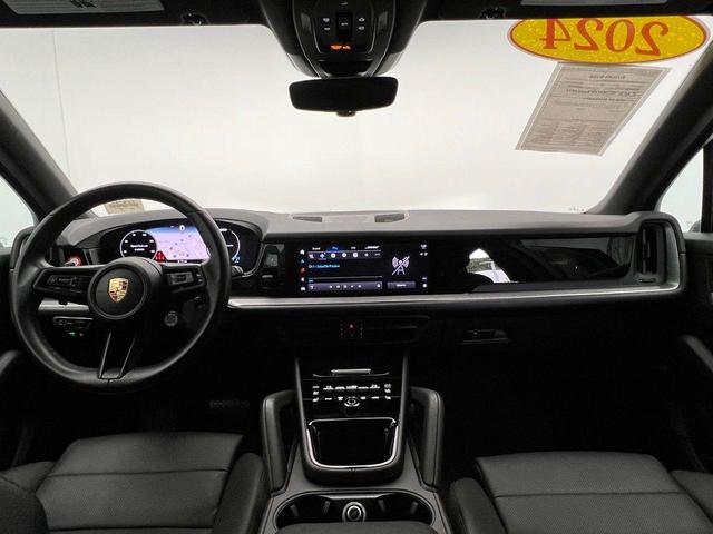 Photo of 2024 Gray Porsche Cayenne