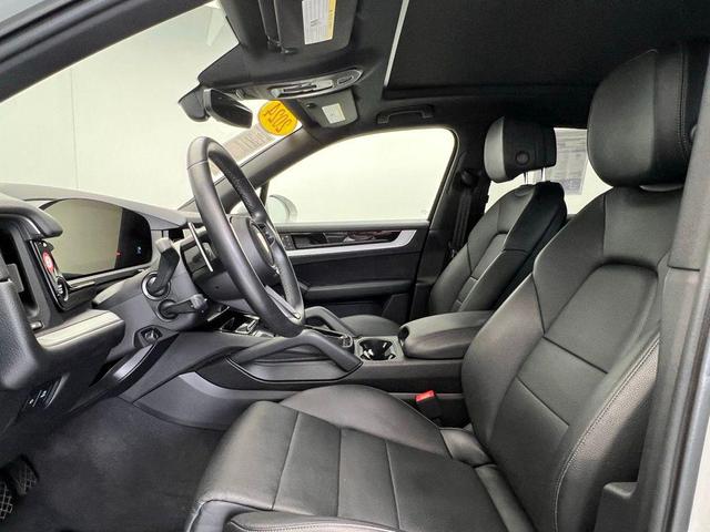 Photo of 2024 Gray Porsche Cayenne