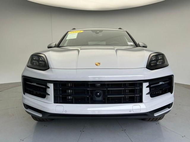 Photo of 2024 Gray Porsche Cayenne