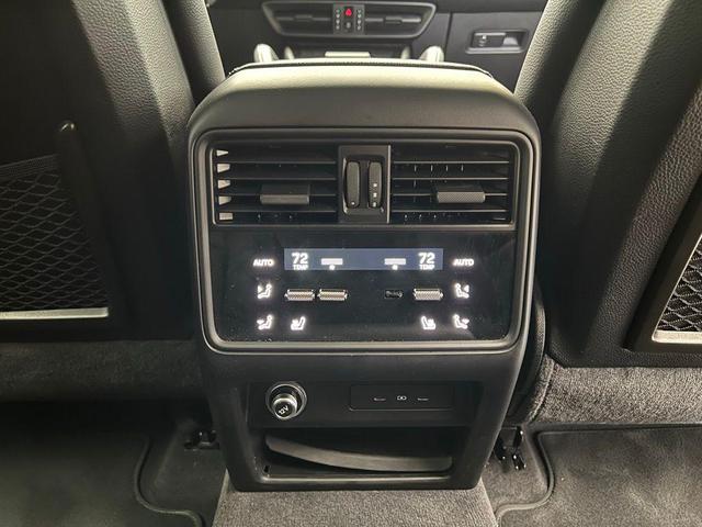 Photo of 2024 Gray Porsche Cayenne