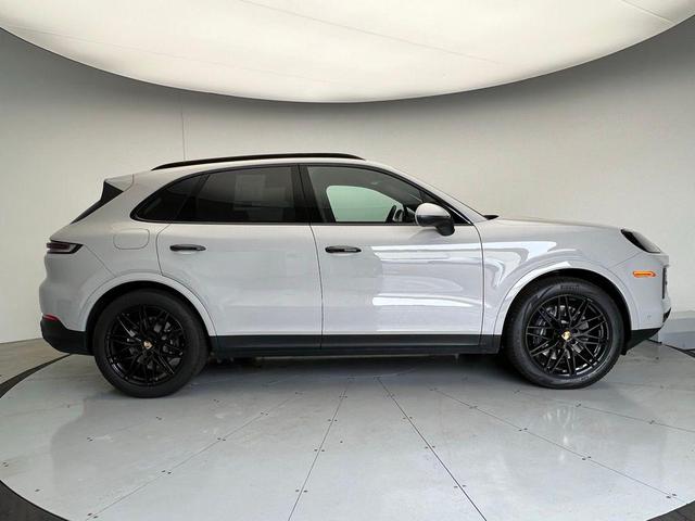 Photo of 2024 Gray Porsche Cayenne