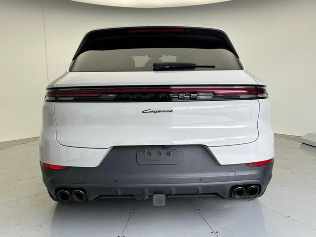 Photo of 2024 Gray Porsche Cayenne