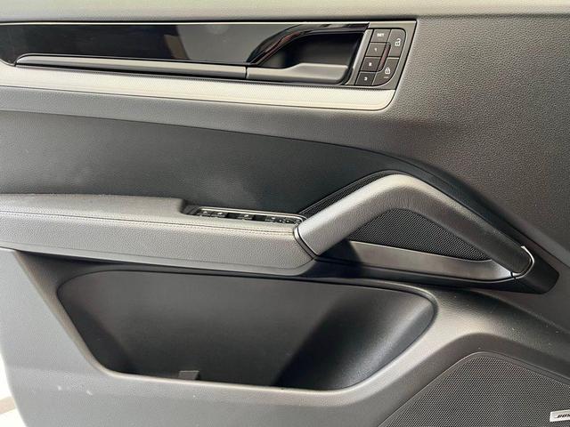 Photo of 2024 Gray Porsche Cayenne
